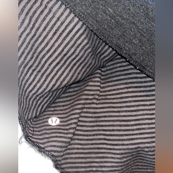 Lululemon reversible long sleeve - Picture 2 of 2